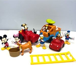 Disney- Figure and Car‎ Set, Goofy, Mickey, Minnie and Donald, Pre-Owned